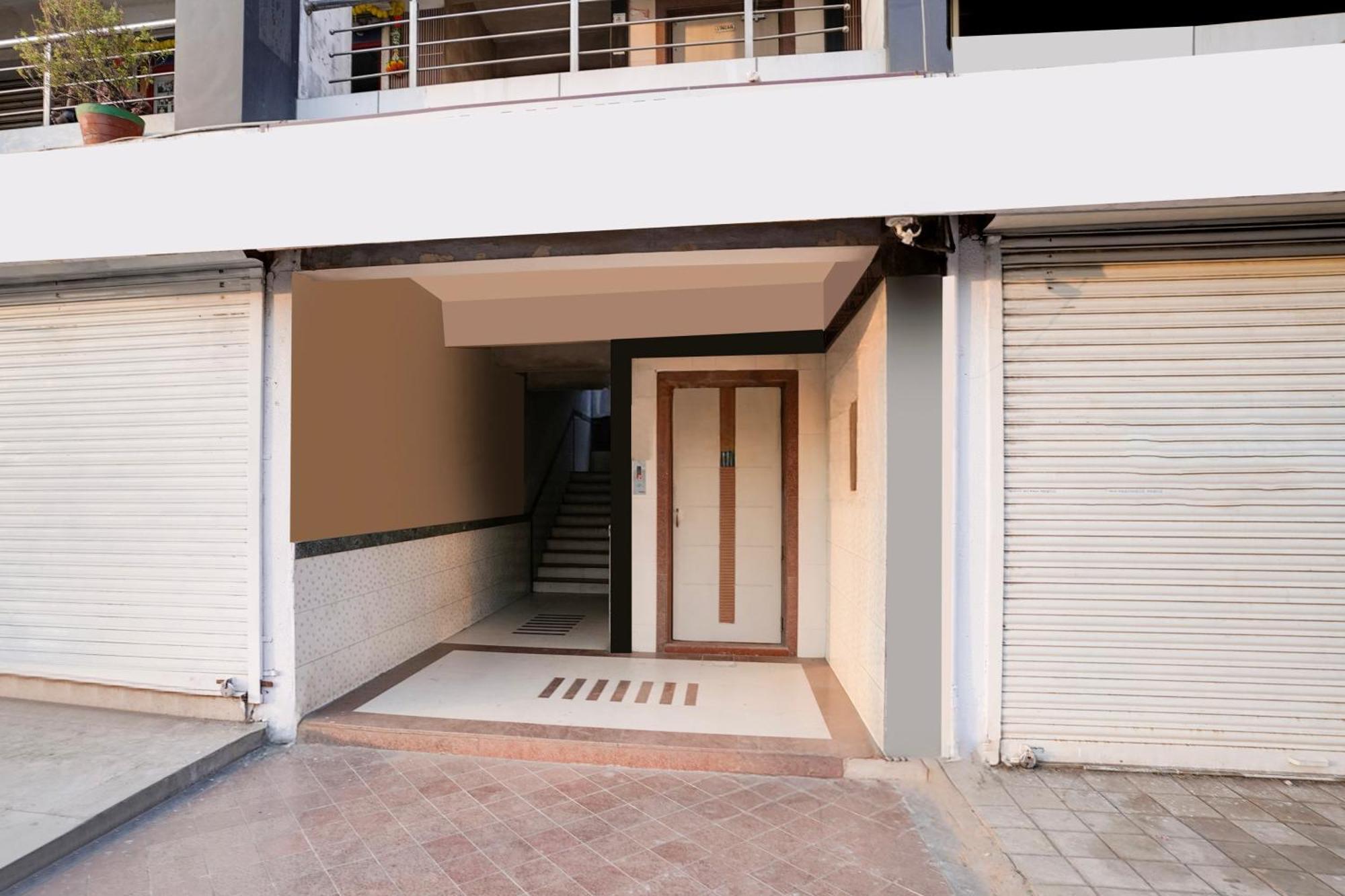 Hotel O Vanya Palace Ahmedabad Bagian luar foto