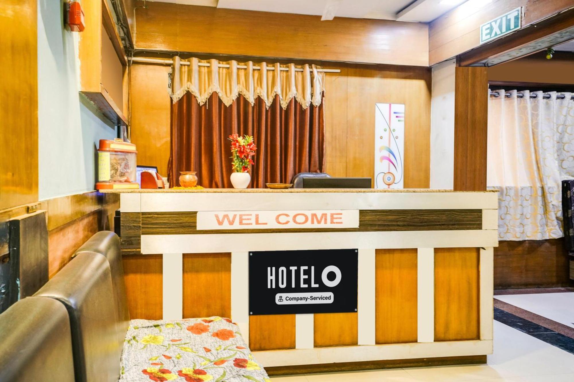 Hotel O Vanya Palace Ahmedabad Bagian luar foto